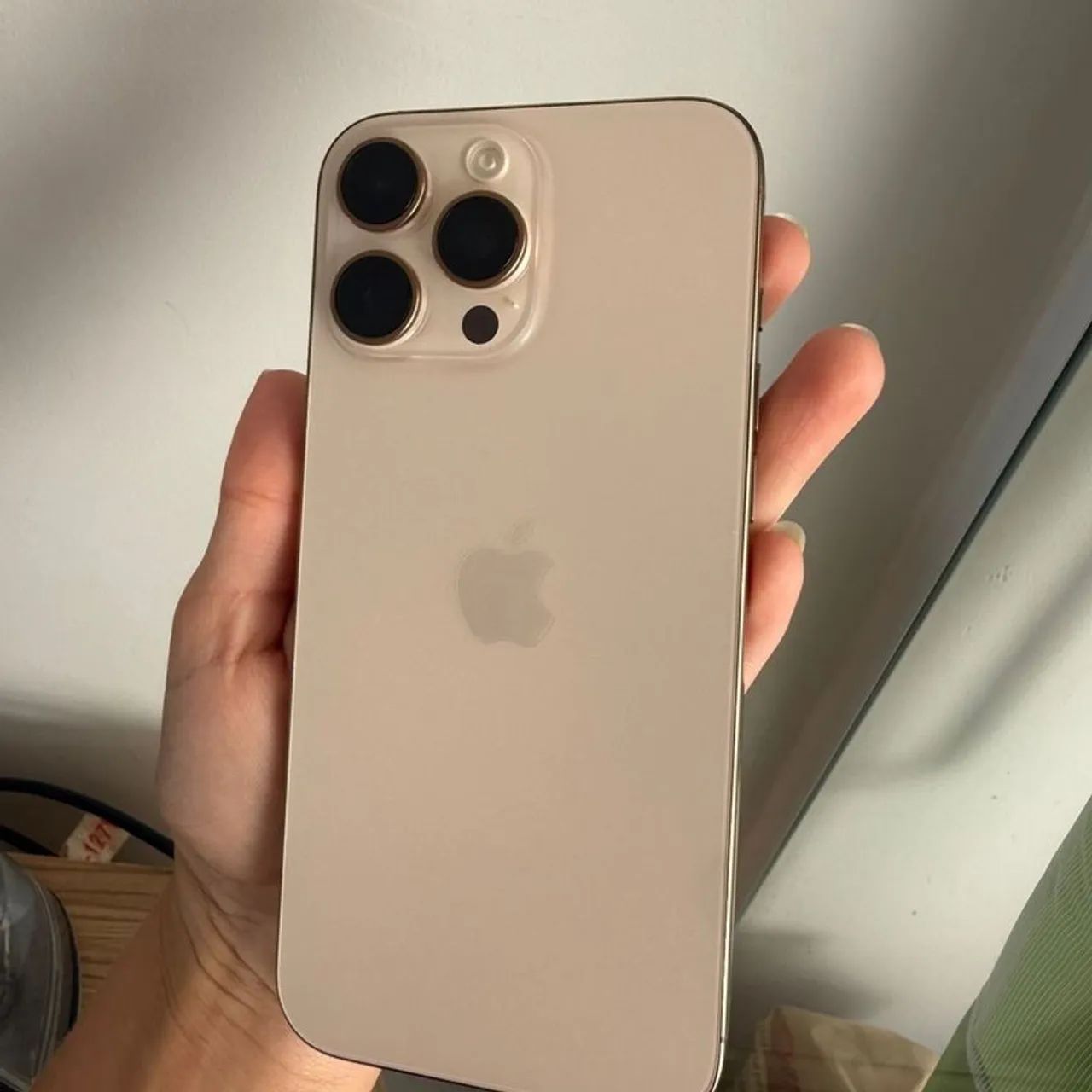 IPHONE 16 PRO MAX 256g DOURADO