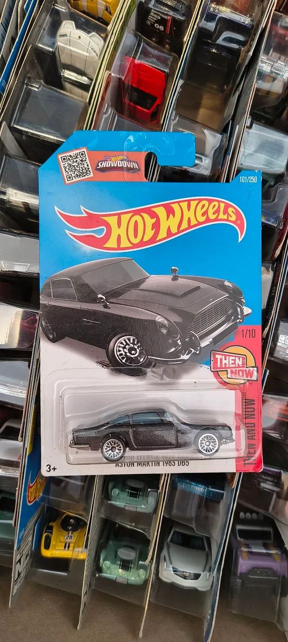 Hot Wheels Aston Martin 1963 DB5 Linha 2016