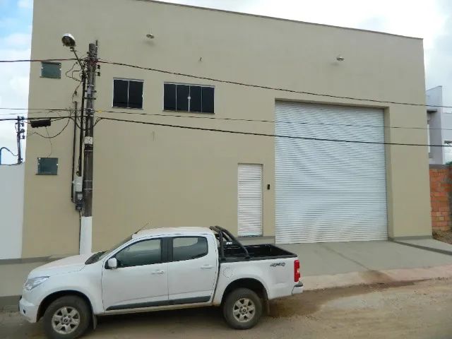 AUGA-SE GALPÃO COMERCIAL DE ALVENARIA COM COBERTURA 