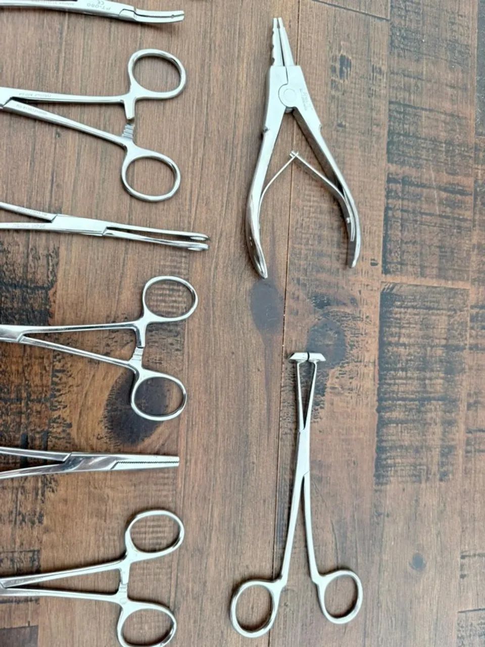 Kit 10 pinças de aço inoxidável para piercing - Foto 4