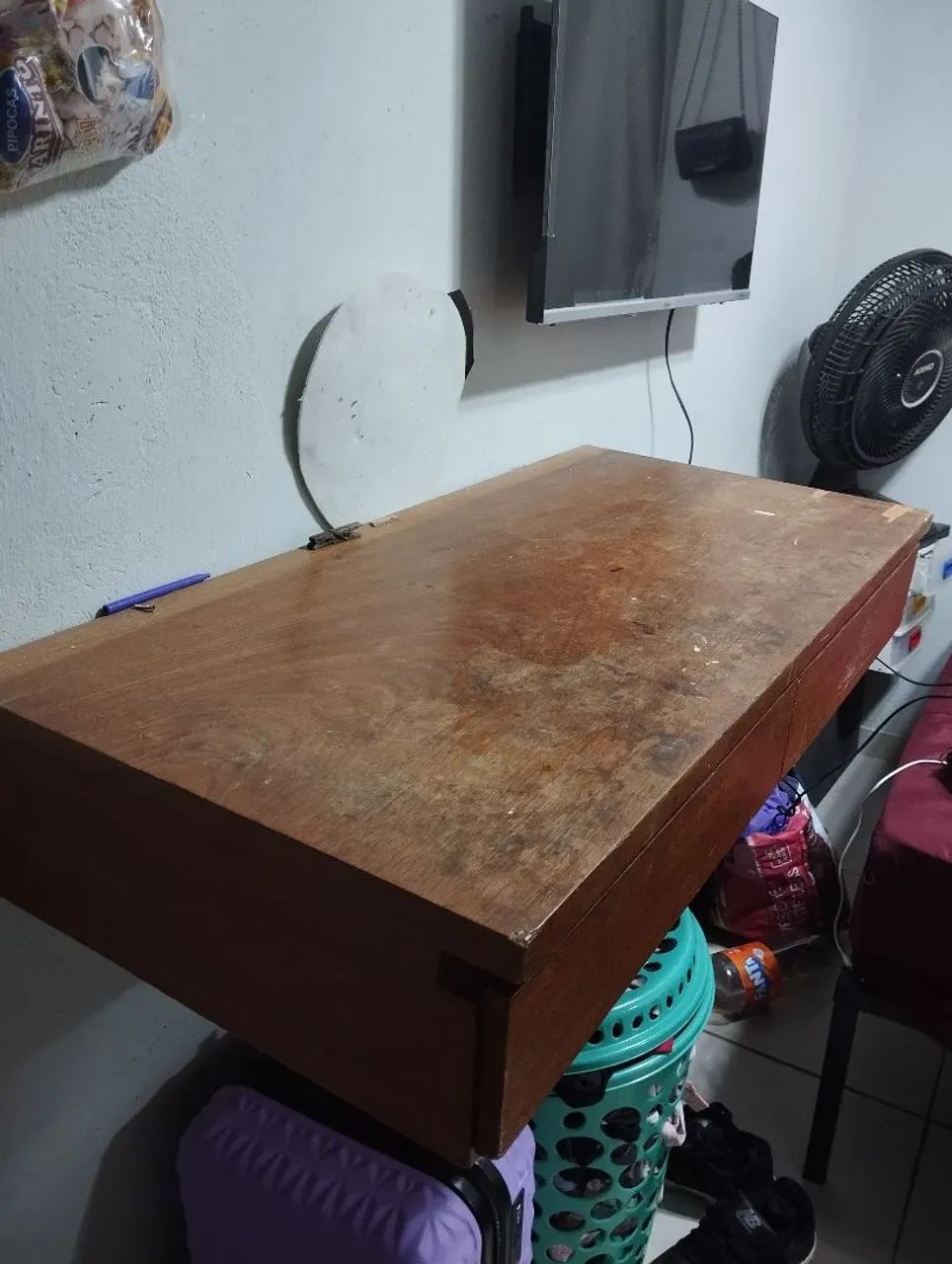Mesa suspensa