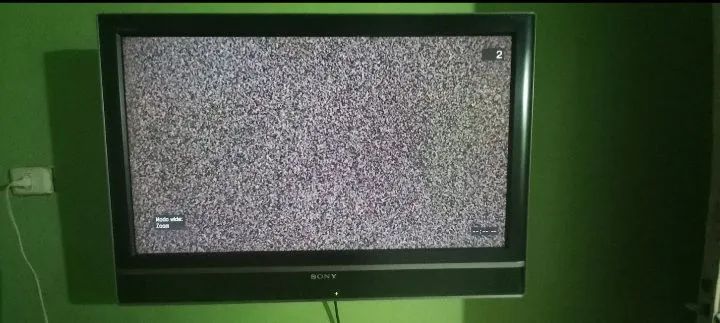TV com defeito desligar sozinha - Foto 4