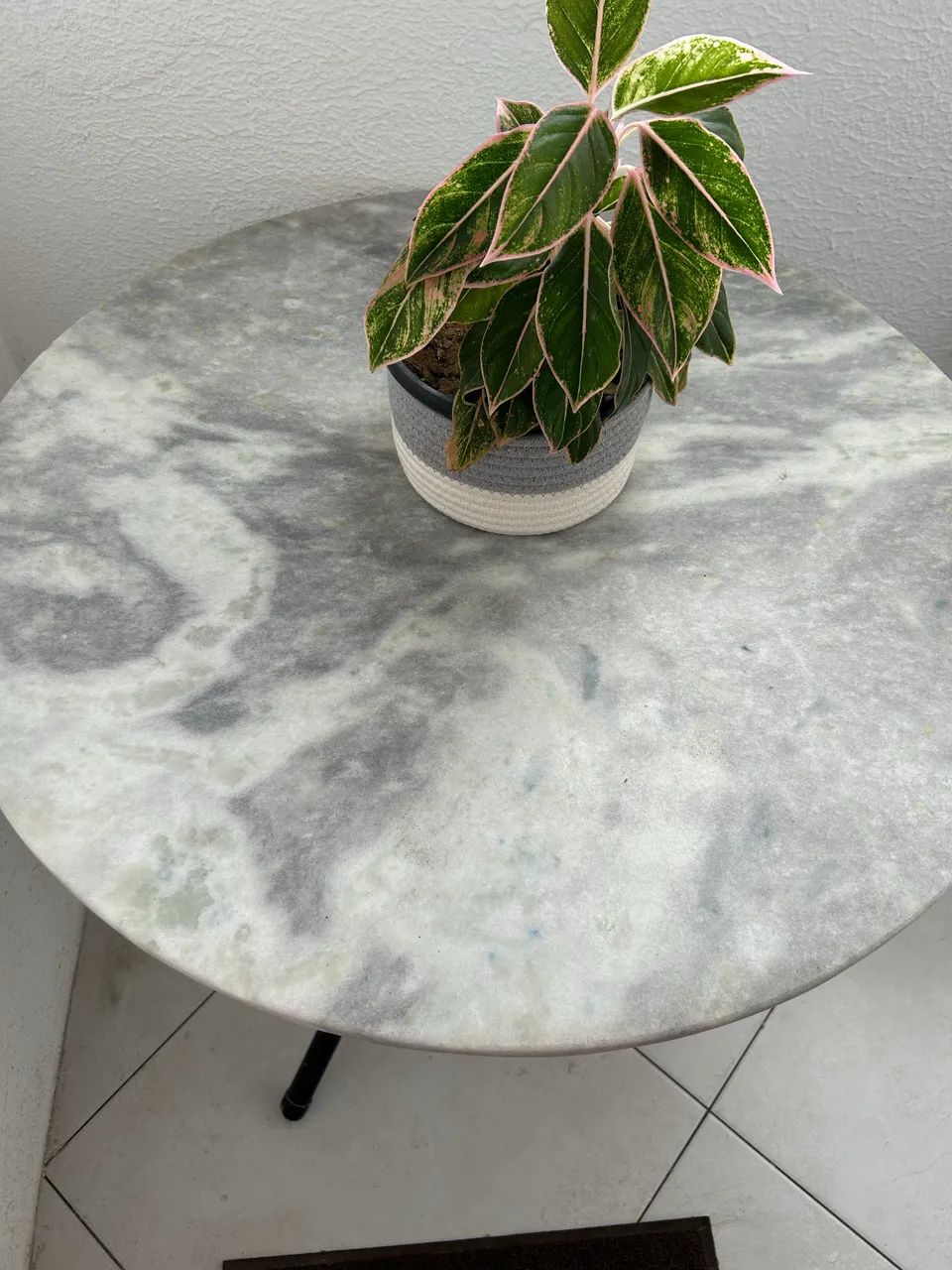Mesa de janta redonda- Mármore  - Foto 2