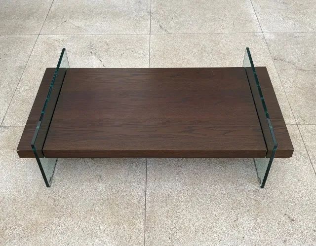 Mesa de Centro Moderna em Madeira com Pés em Vidro - Foto 4