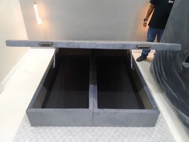 Baú Queen Cinza Claro Camurça 