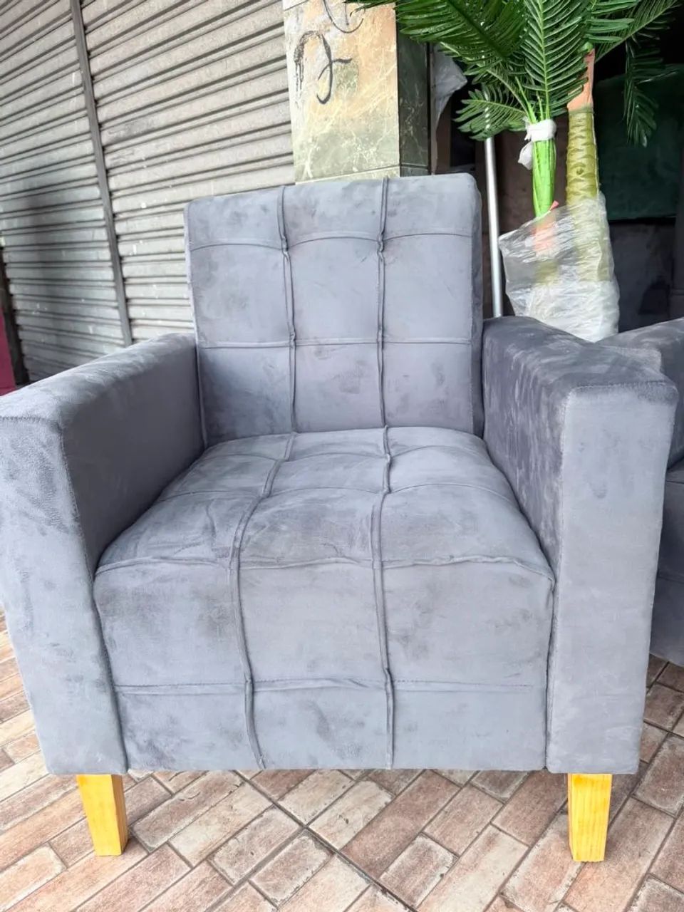 Poltrona de luxo disponível a pronta entrega 