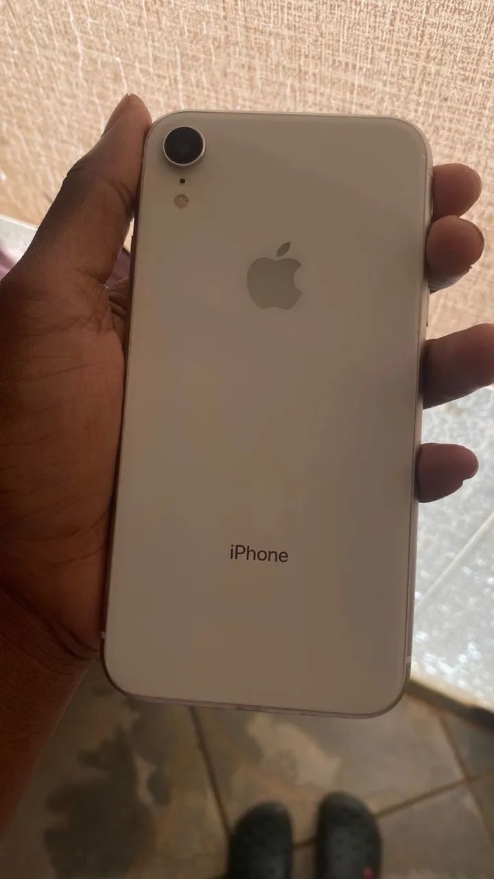 iPhone XR 64GB Branco - Aceito troca por iPhone 128GB+ - Foto 2