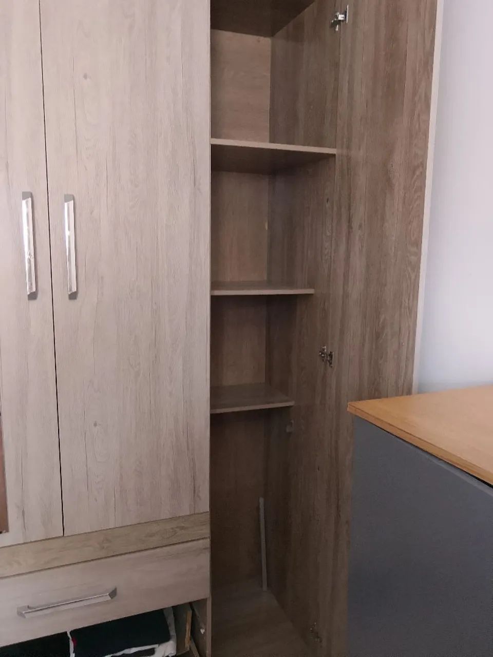 Guarda-roupa casal 