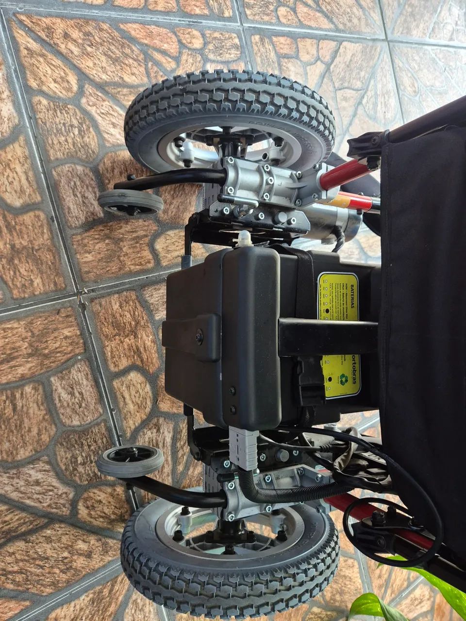 Cadeira motorizada ortobras E5 (nova) - Foto 3