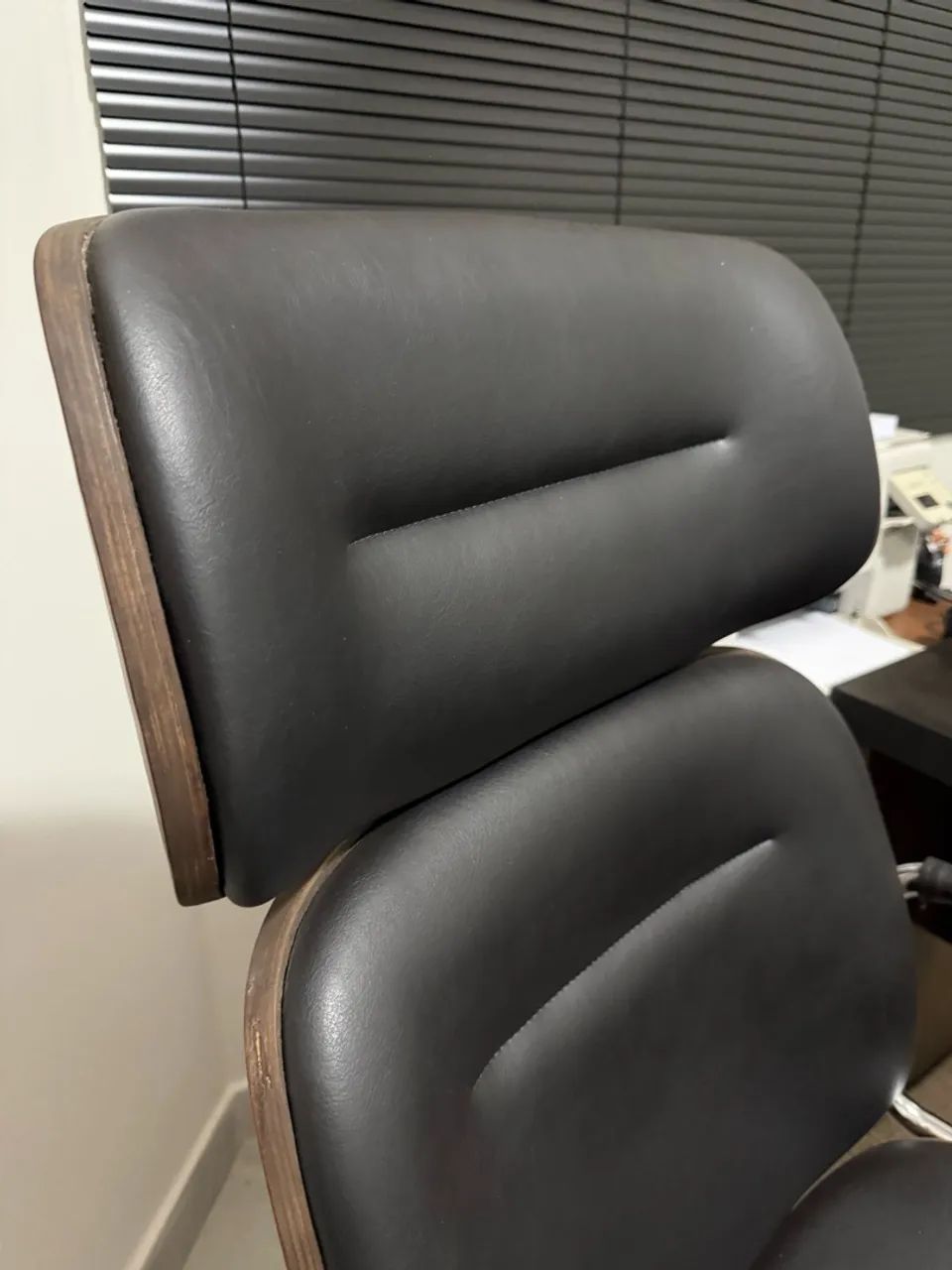 CADEIRA EAMES PRESIDENTE COM RODINHAS DESIGN OFFICE - Foto 4