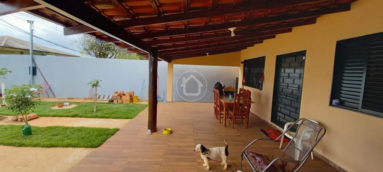 CASA COM SUÍTE + 2 QUARTOS EM ESQUINA. - Foto 4