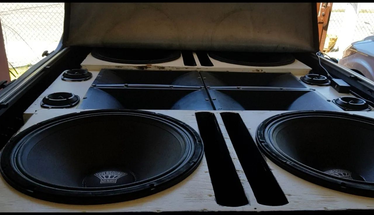 Vendo 4 Oversound 18 polegadas bobinas 4ohms(2x700W e 2x800W)