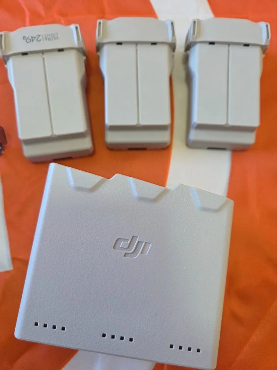 Drone Dji Mini 3 Kit Fly More Combo Plus C/ 3 Baterias de alta duração - Foto 5