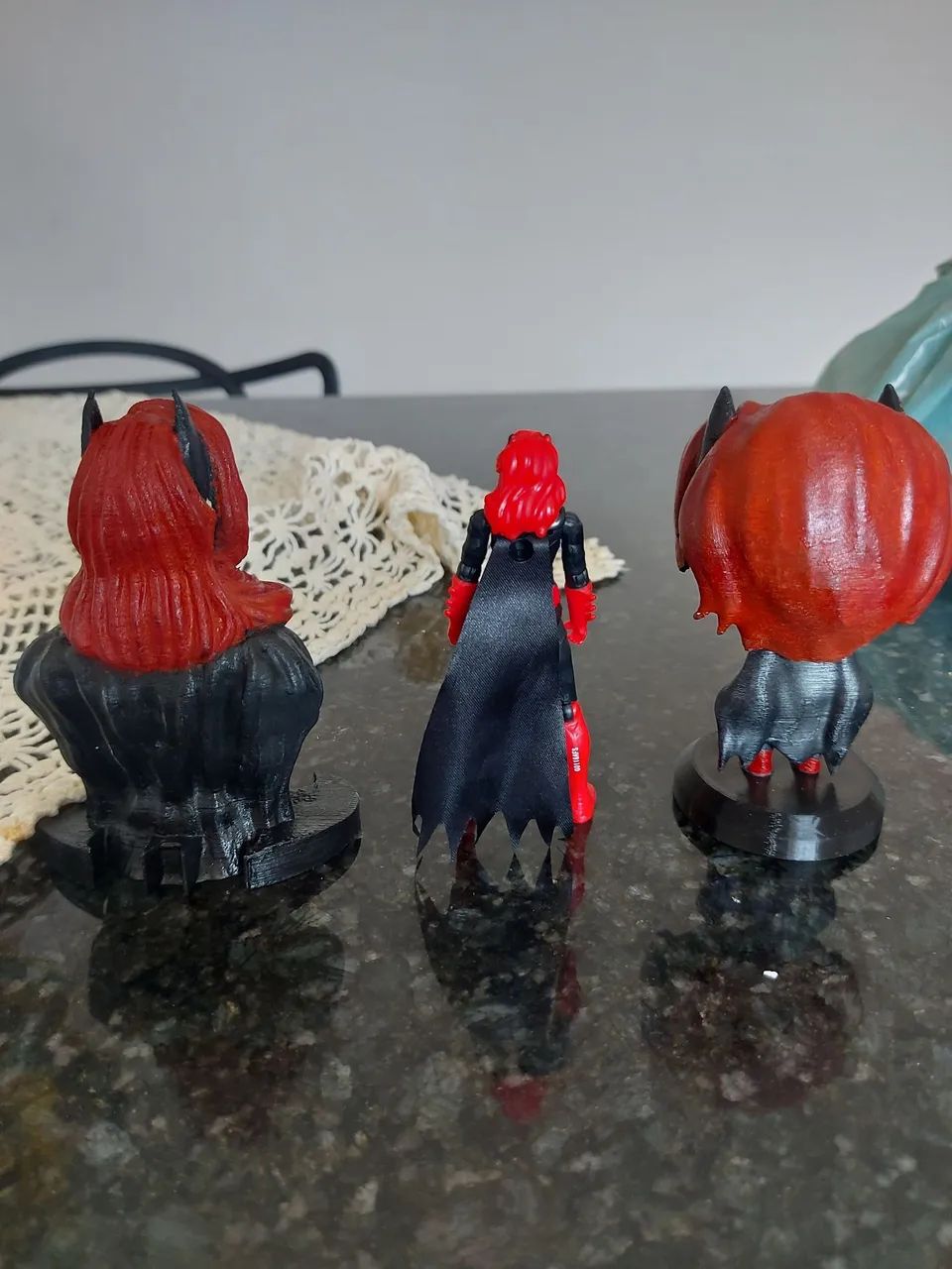 Kit Lote Batwoman DC Comics - Action Figure + Busto 3D + Miniatura - Foto 2