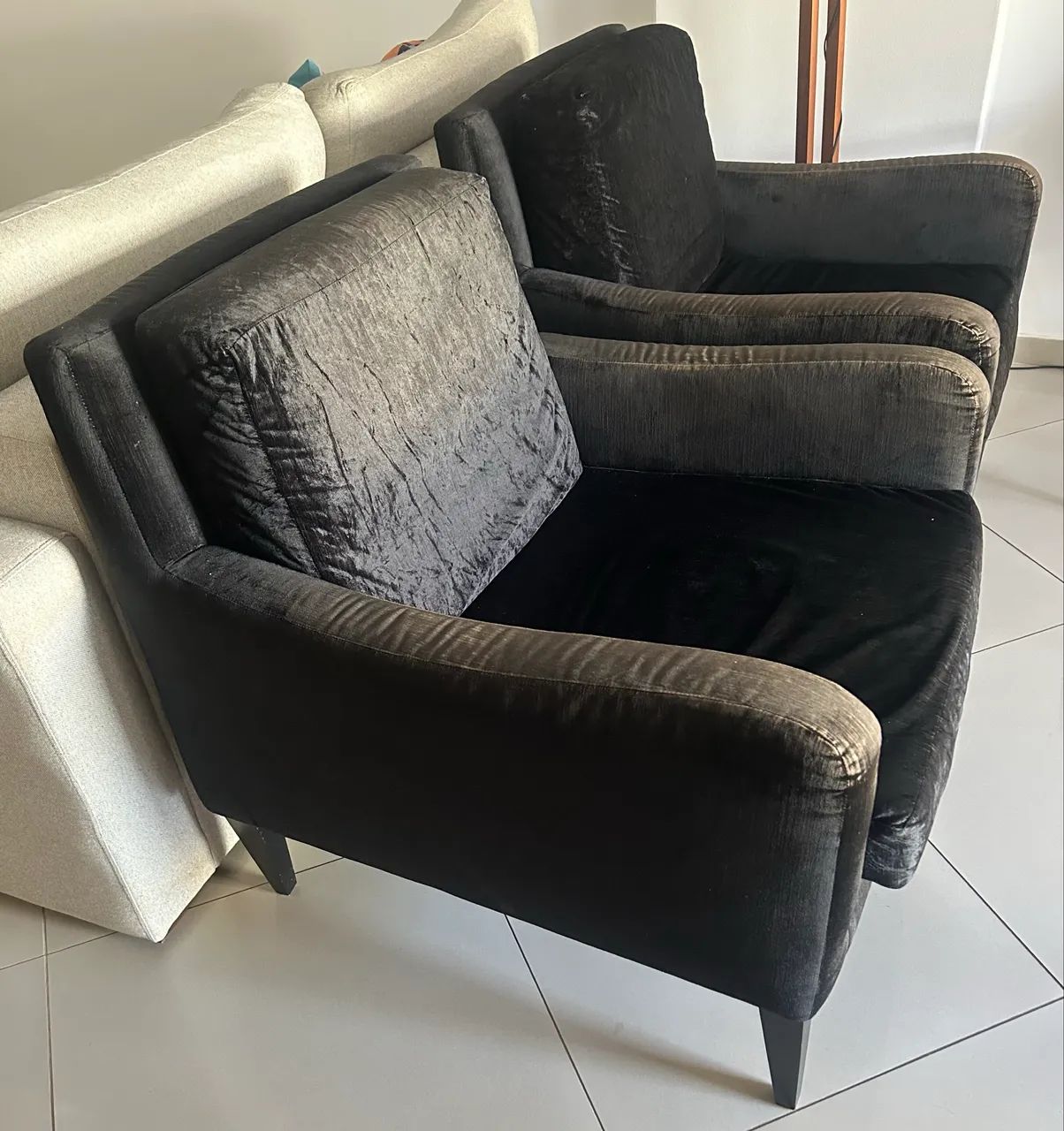 Duas Poltronas de veludo - Foto 4