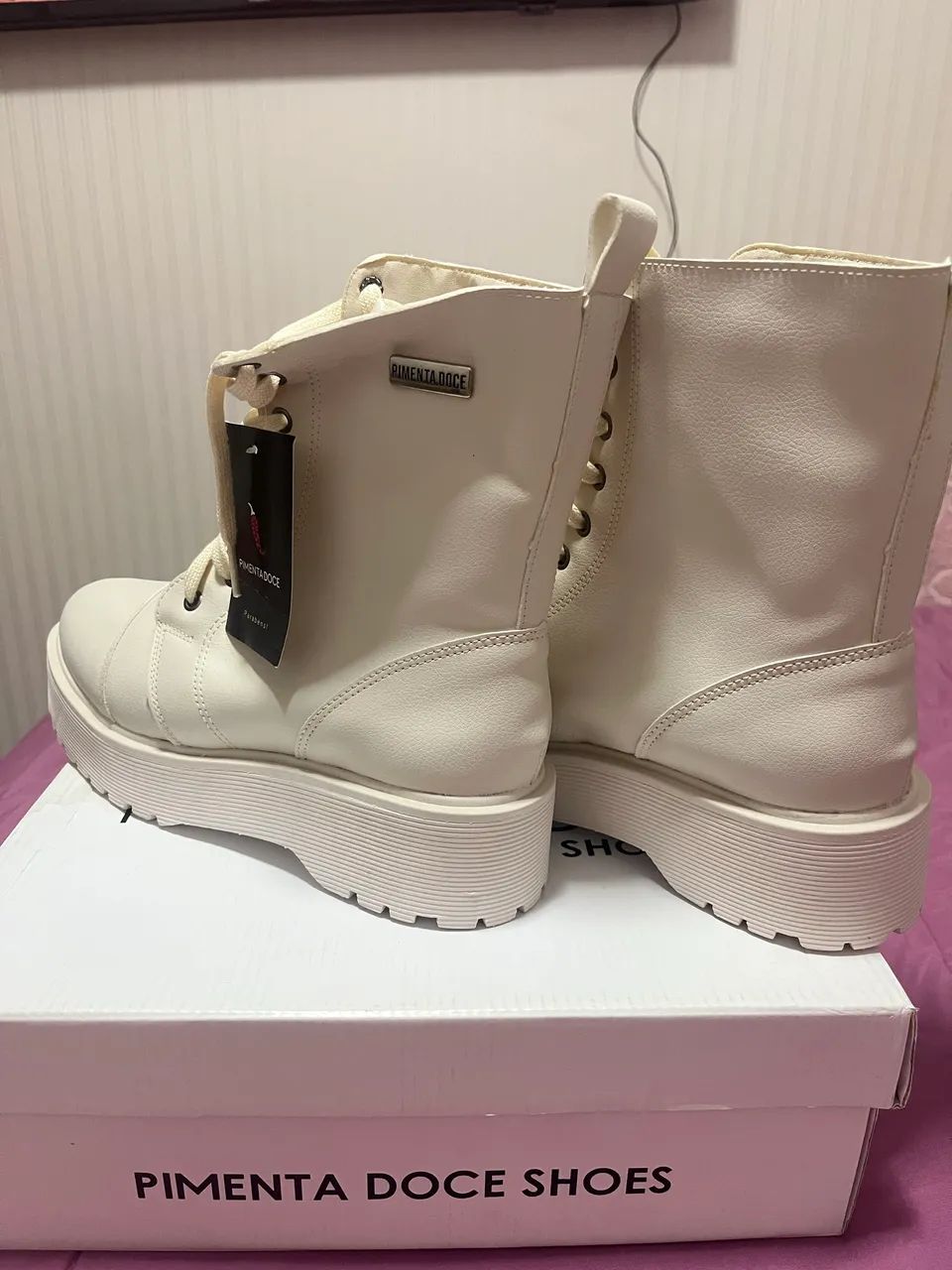 Bota Coturno Pimenta Doce Off White nº 38 - Nova, Nunca Usada - Foto 2