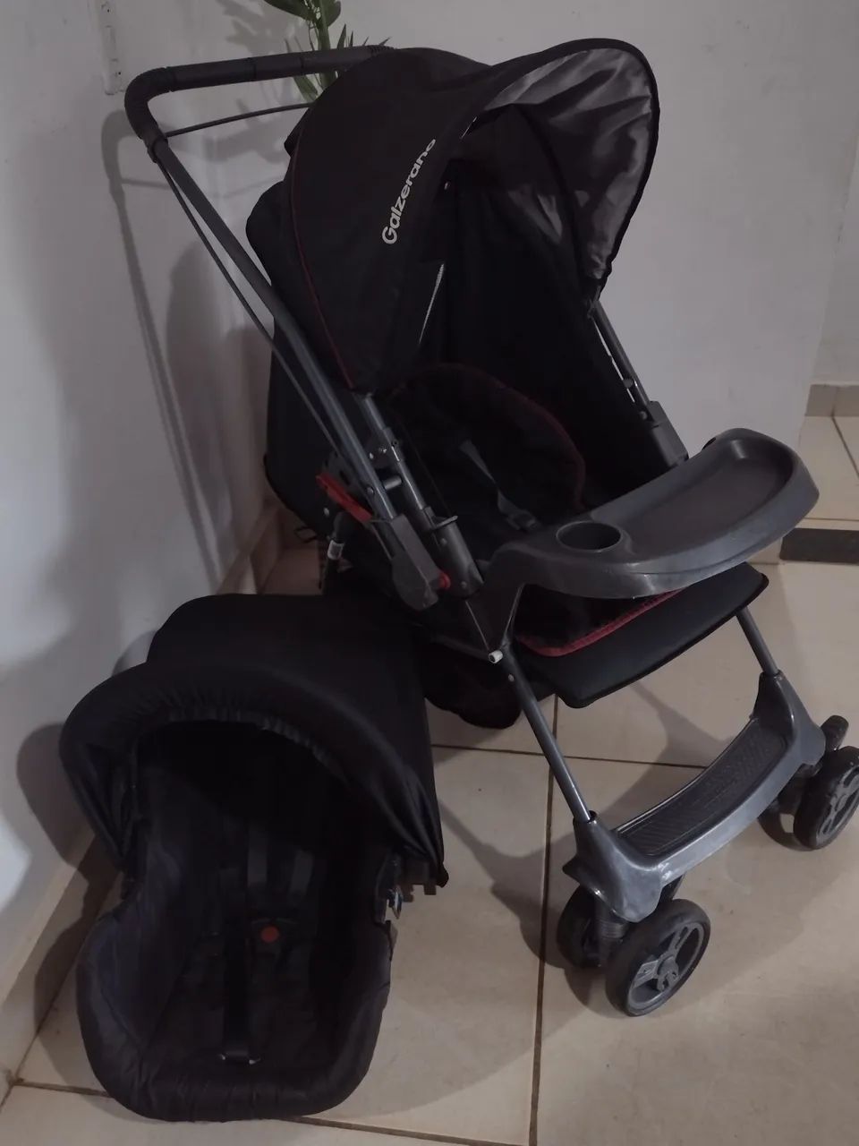 Carrinho+ bebê conforto 