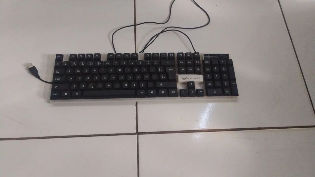 Kit Teclado RGB + Mouse com fio - Foto 2