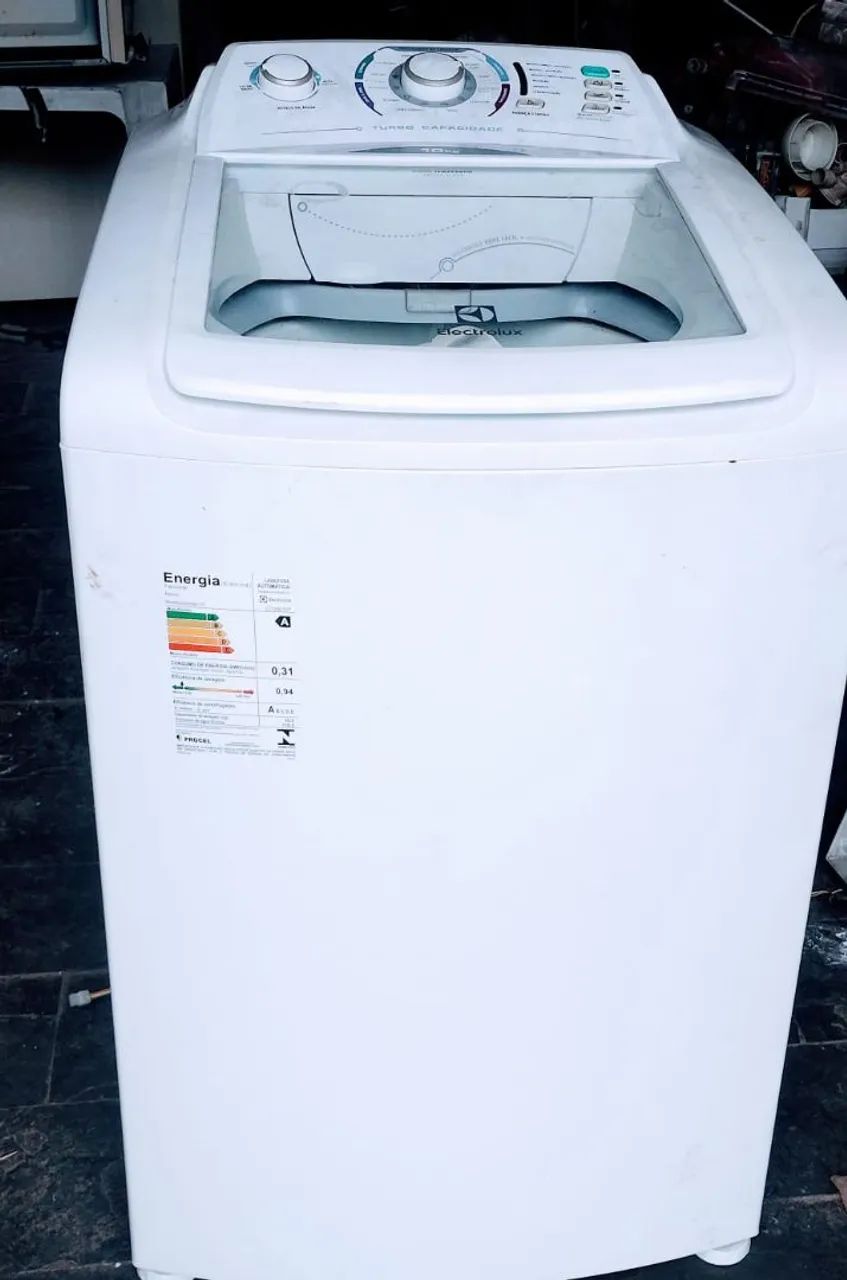 Lavadora Electrolux semi-nova 
