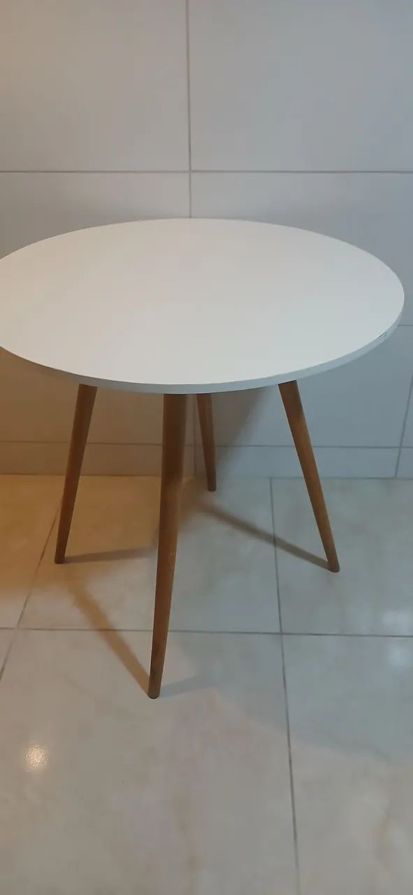 Mesa de madeira Usada 80x80 - Foto 5
