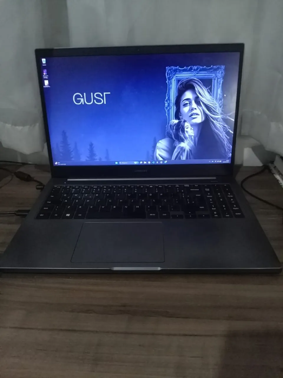 ASUS Vivobook Go 15 Ryzen 5 7520U 8GB DDR5 256GB + Windows 11