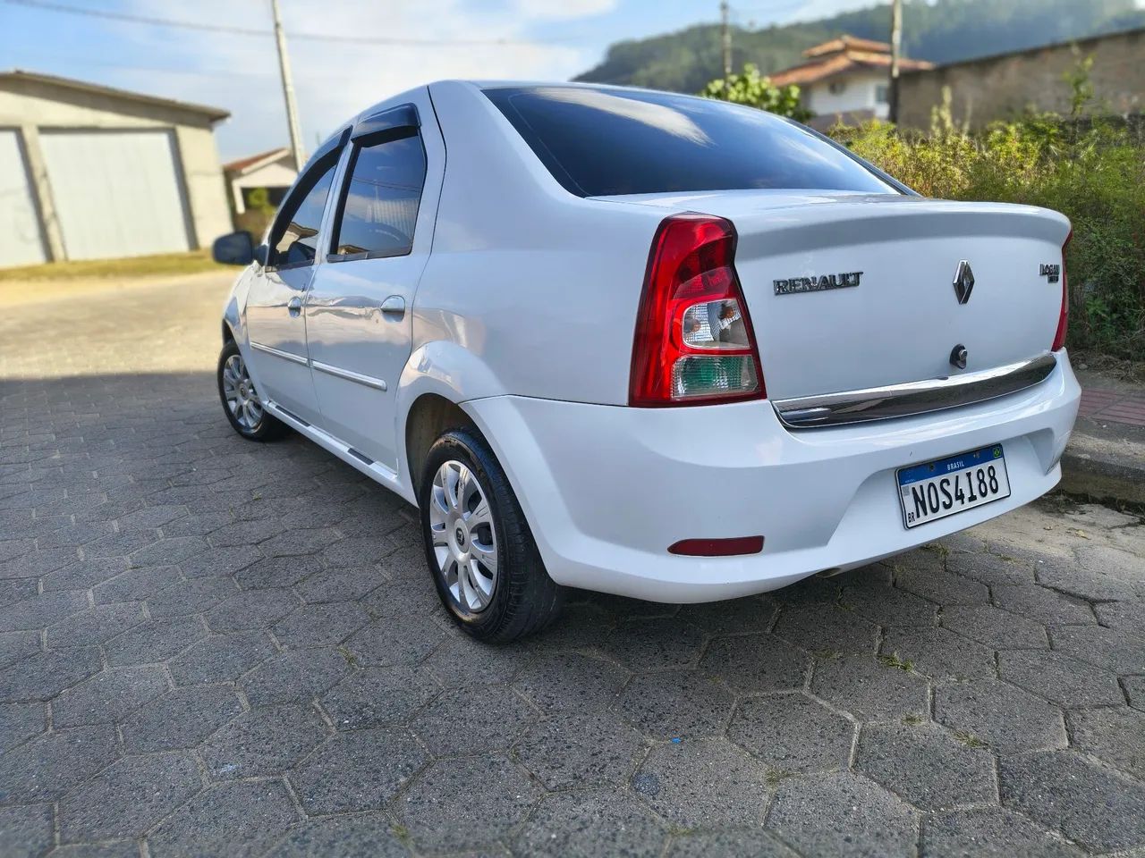 Renault Logan Expression Hi-flex 1.6 8V 4P 2011 - Foto 4