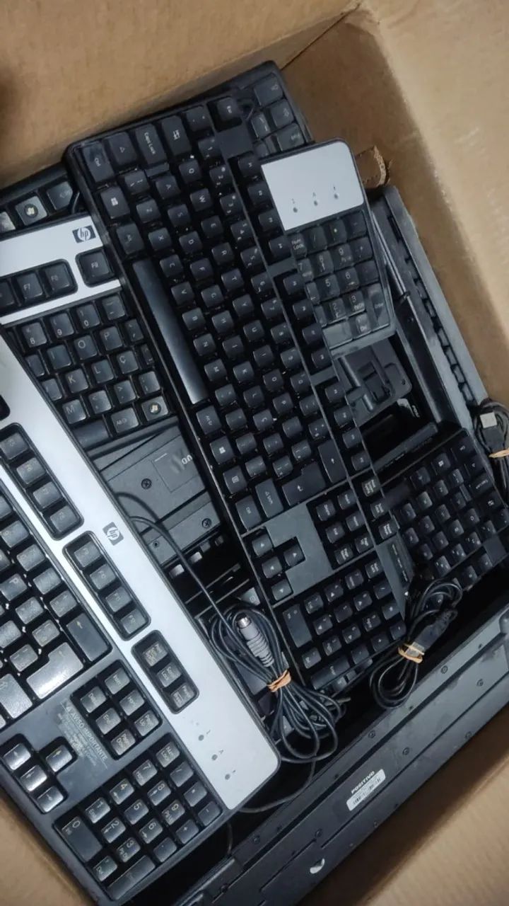 Lote com 60 teclados para computador (PS2 e USB) - Foto 4