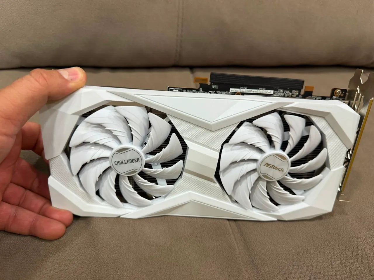 Placa de vídeo RX 6600 8 GB BRANCO ? - Foto 3