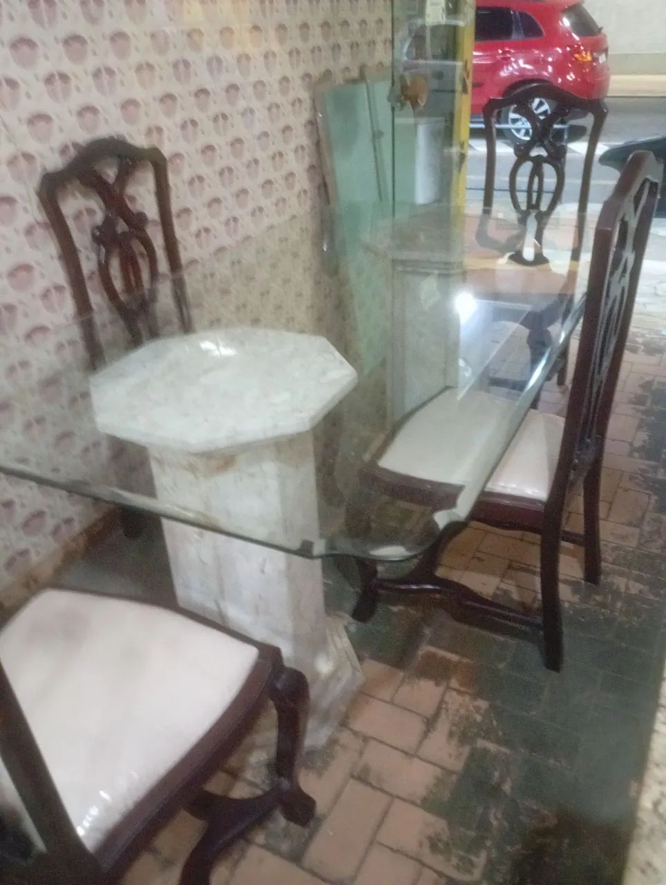 Mesa mármore e vidro 4 cadeiras de madeira - Foto 3