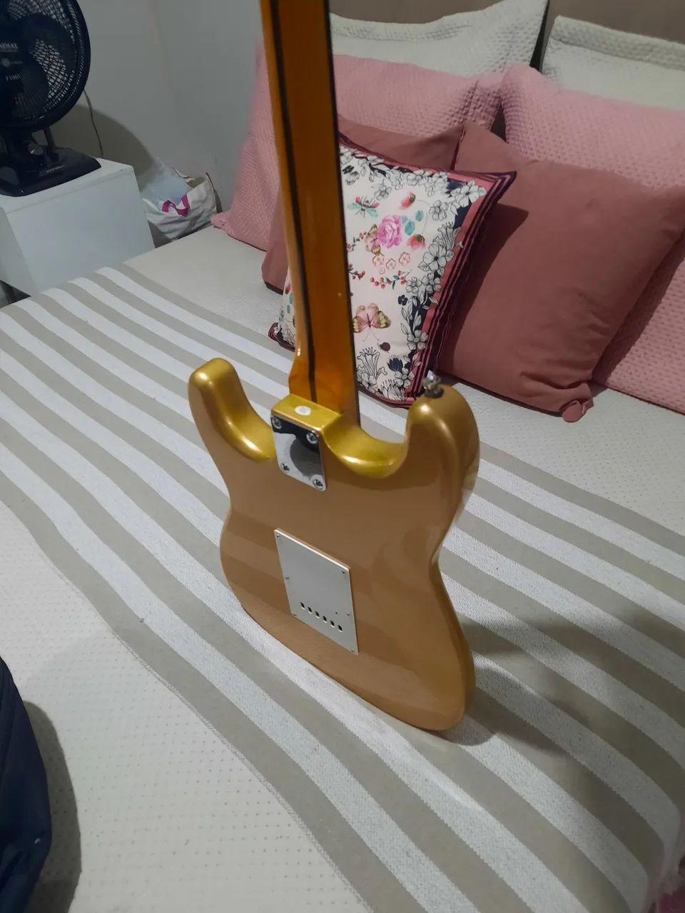 Guitarra com cubo  - Foto 4