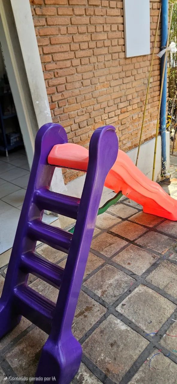 Escorregador infantil 