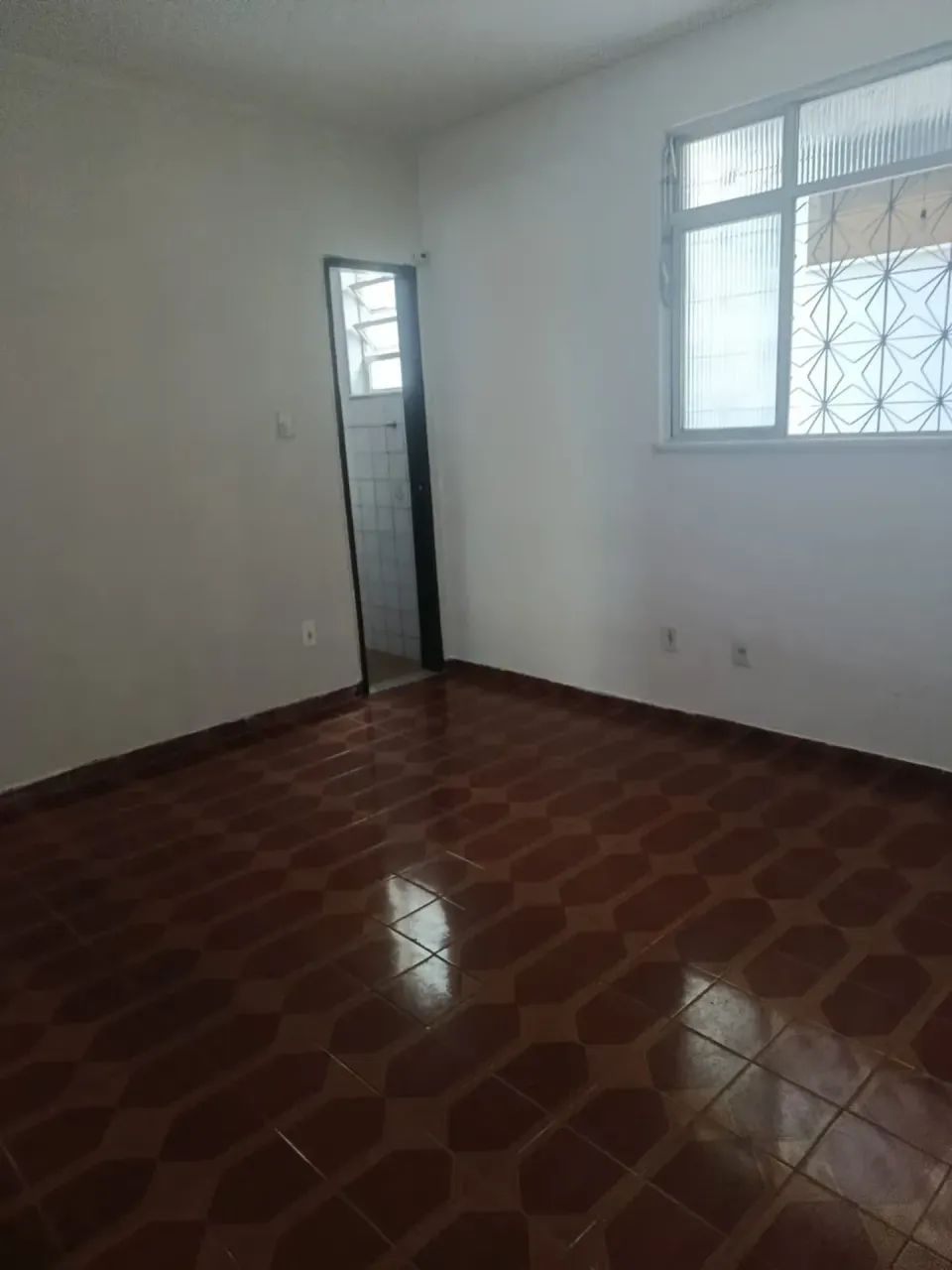 Casa espaçosa com 2 quartos e garagem - Foto 4