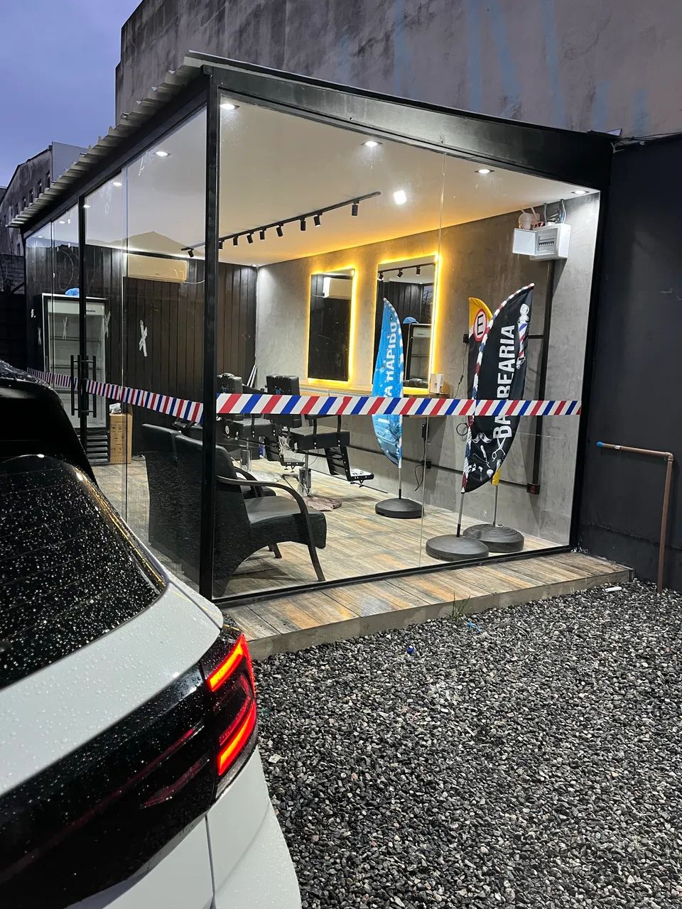 LAVA RÁPIDO - BARBEARIA E ESTACIONAMENTO  - Foto 2