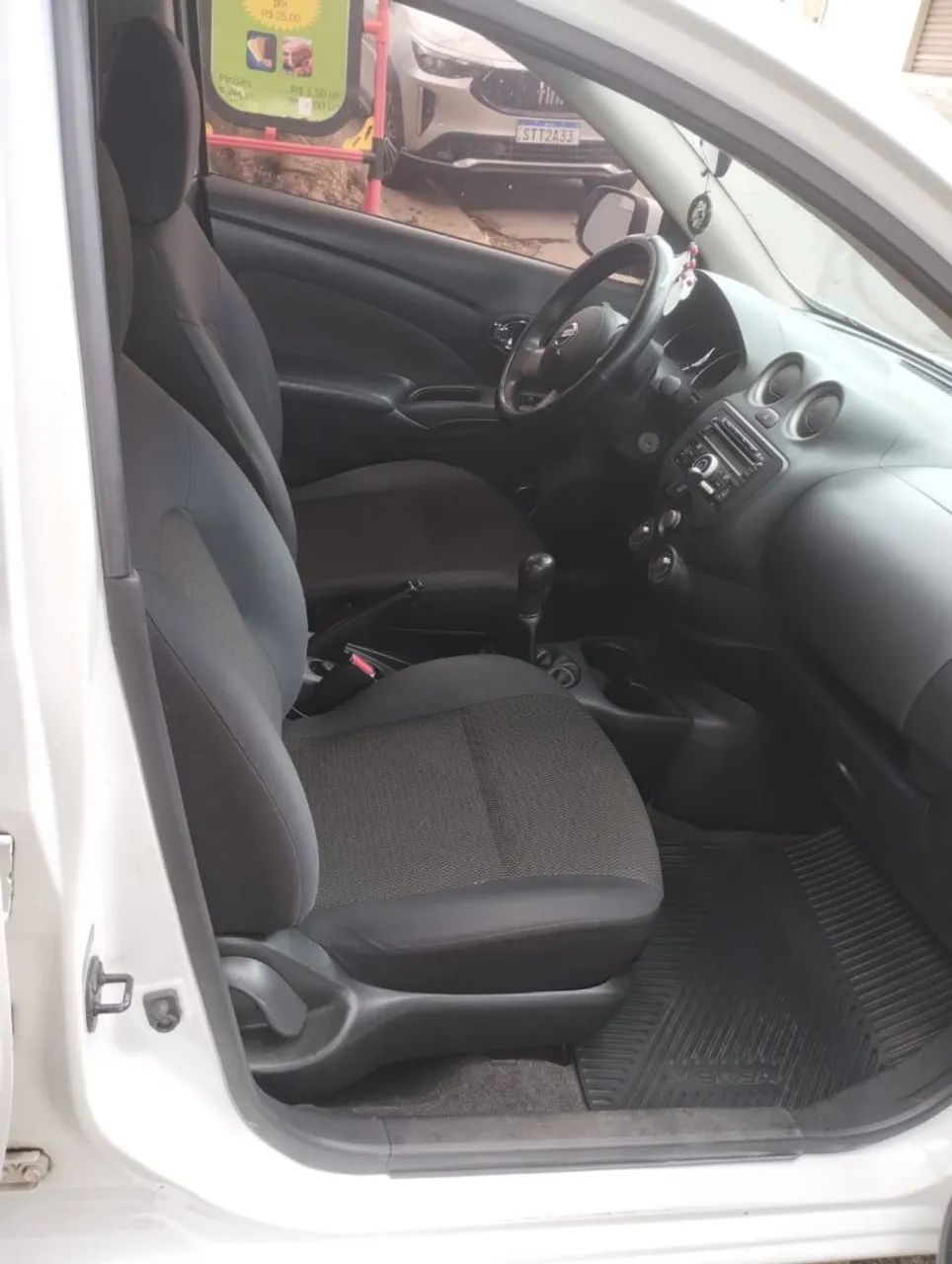 Nissan Versa SL 1.6 16V Flex Fuel 4P Mec. 2013 - Foto 12