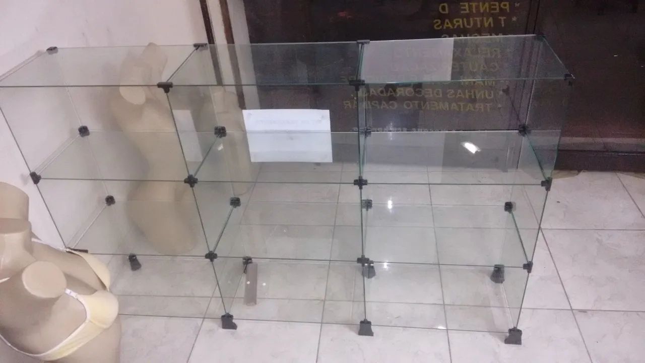 Balcão Vitrine de vidro 