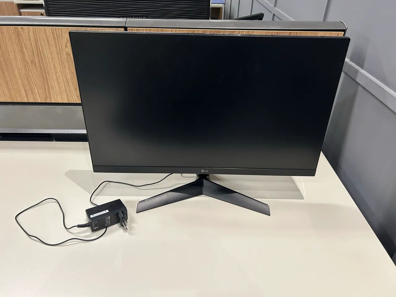 Monitor LG UltraGear 24 IPS 180Hz - Foto 4