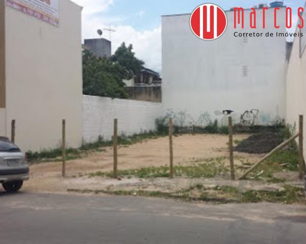 Terreno em excelente localização no Centro de Guarapari com 300 m².