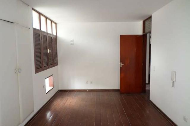 Casa em Casa Forte, 5 quartos e piscina - Foto 4
