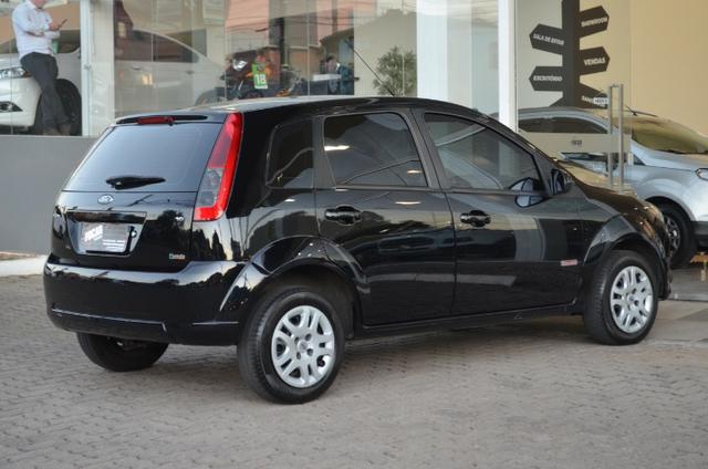 Fiesta hatch 1.6 class flex 4p manual *segundo dono*completo - Foto 8