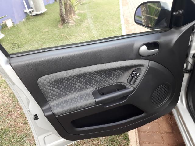 Ford Fiesta Class 1.5, o mais novo e conservado do Brasil - Foto 12