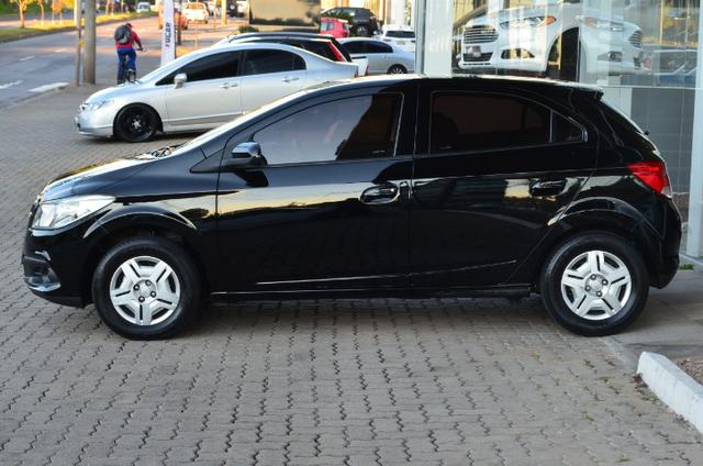 Gm - Chevrolet Onix 1.0 lt flex manual *único dono * 58.000 km - Foto 4