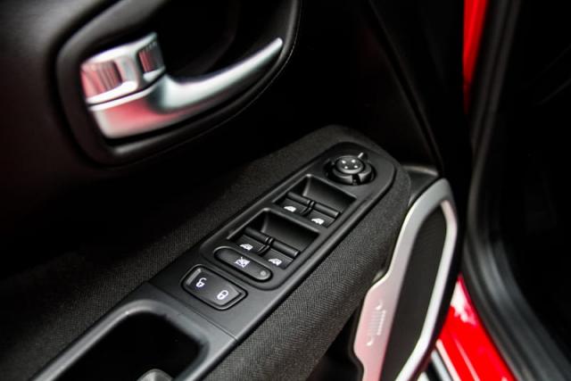 JEEP RENEGADE SPORT 1.8 FLEX AUT - Foto 12