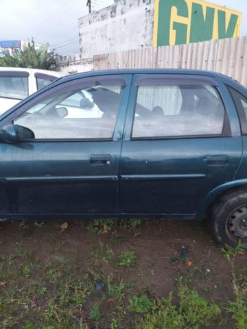 Corsa sedan sucata