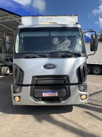 Ford CARGO 2428 - Ano: 2012 - Baú - Foto 3