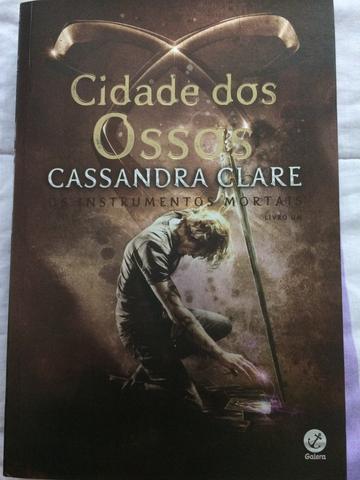Livro: cidade dos ossos