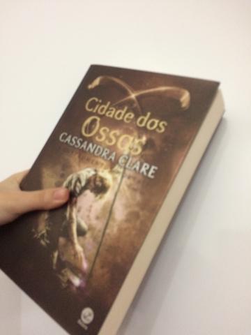 Livro: cidade dos ossos - Foto 3