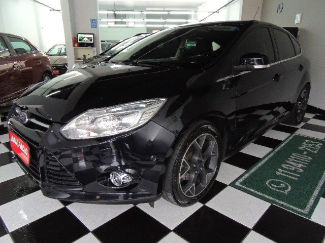 FOCUS 2.0 TITANIUM AUTOMÁTICO 2015 TETO SOLAR + COURO