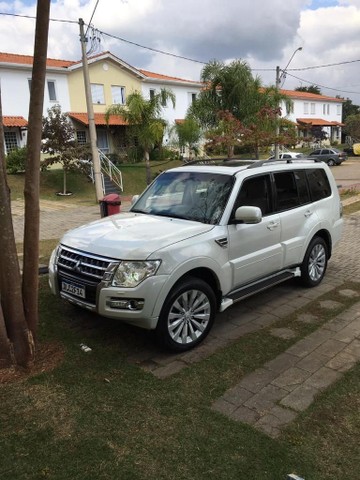 MITSUBISHI PAJERO FULL PERFEITA