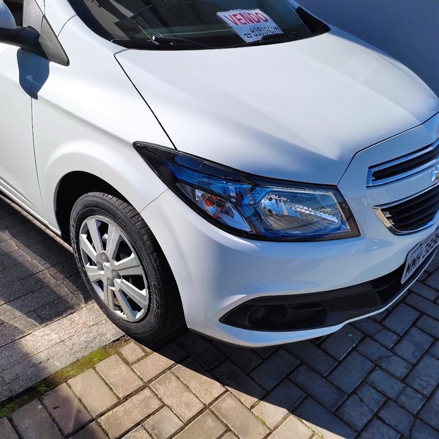 ÔNIX 1.4 LT 2015