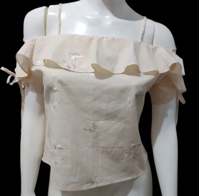 Blusa bege em broderie/laise